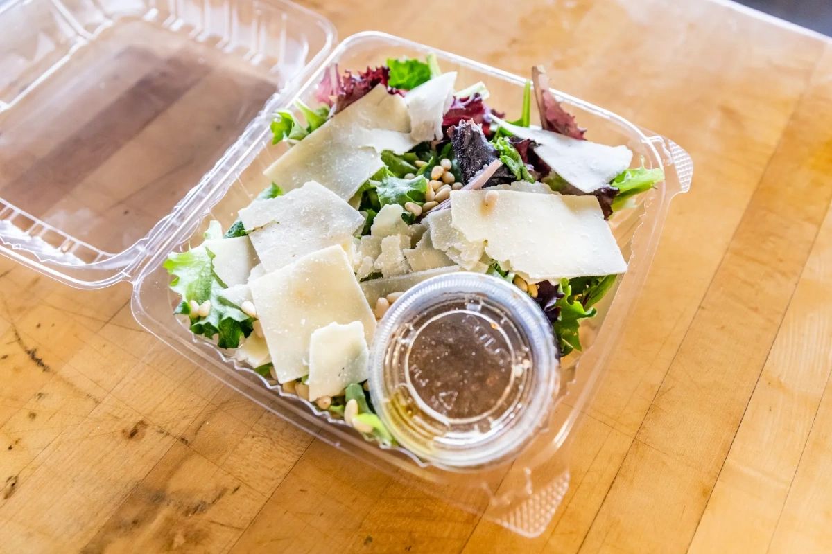 CharlieImo's tweet photo. Spring is in full swing, which means that it’s time to try something fresh! Swing by to pick up one of our crisp salads for lunch today. #CharlieImosMarketOnTheHill #CharlieImos #MarketOnTheHill #salad #salads #StLouis #missouri https://t.co/2Na9nHlOvf