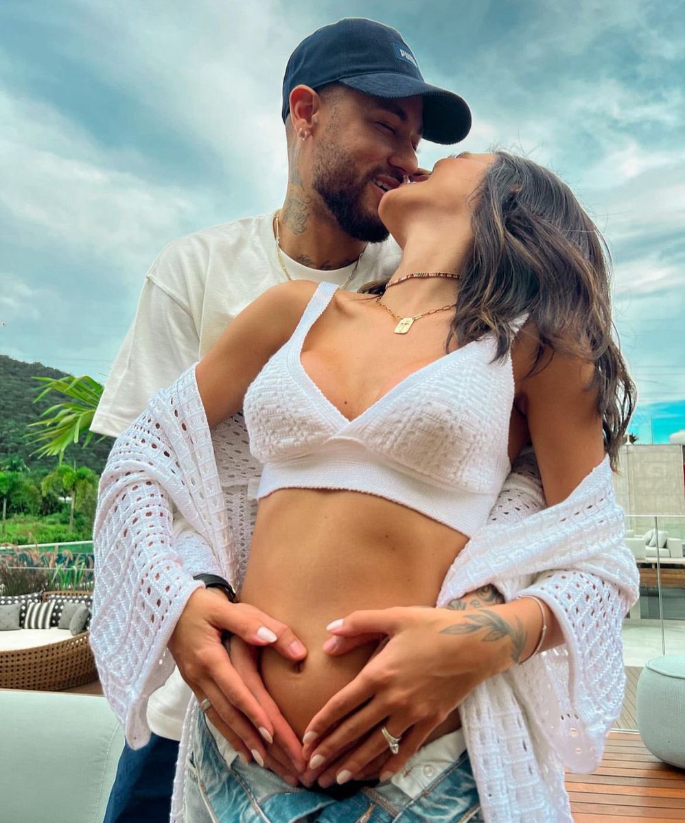 radiomuneraspm's tweet photo. Neymar será papá…👏🏼 Así lo confirmó en su cuenta de Instagram su novia @brunabiancardi5 https://t.co/ksD3Y9wCcf
