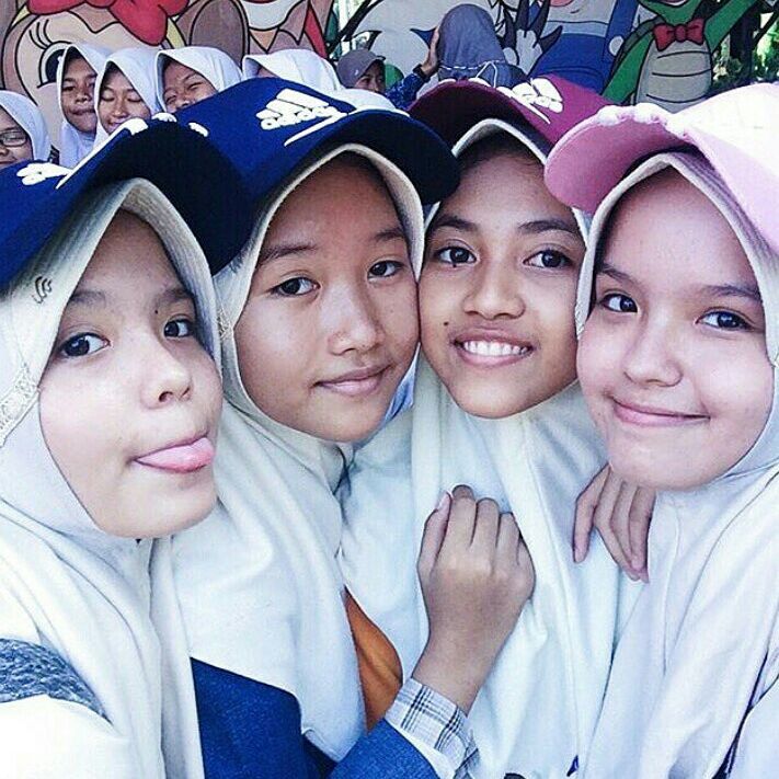 Eeone on Twitter: "Waktu masih SD di Bekasi (?)"