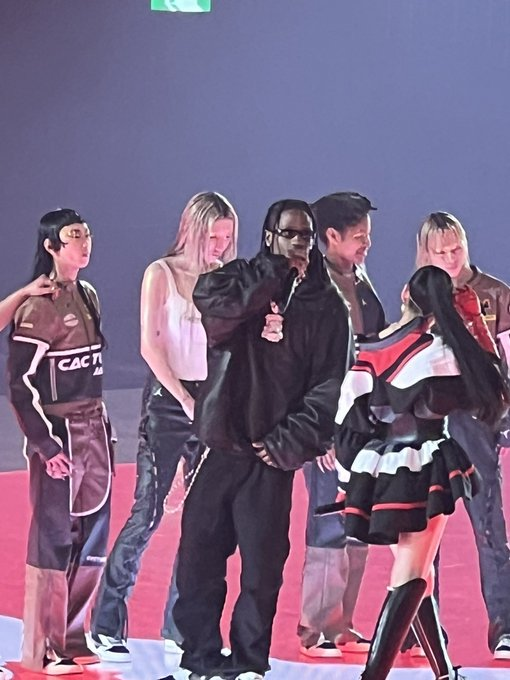 Sneaker Huddle FITS tweet media