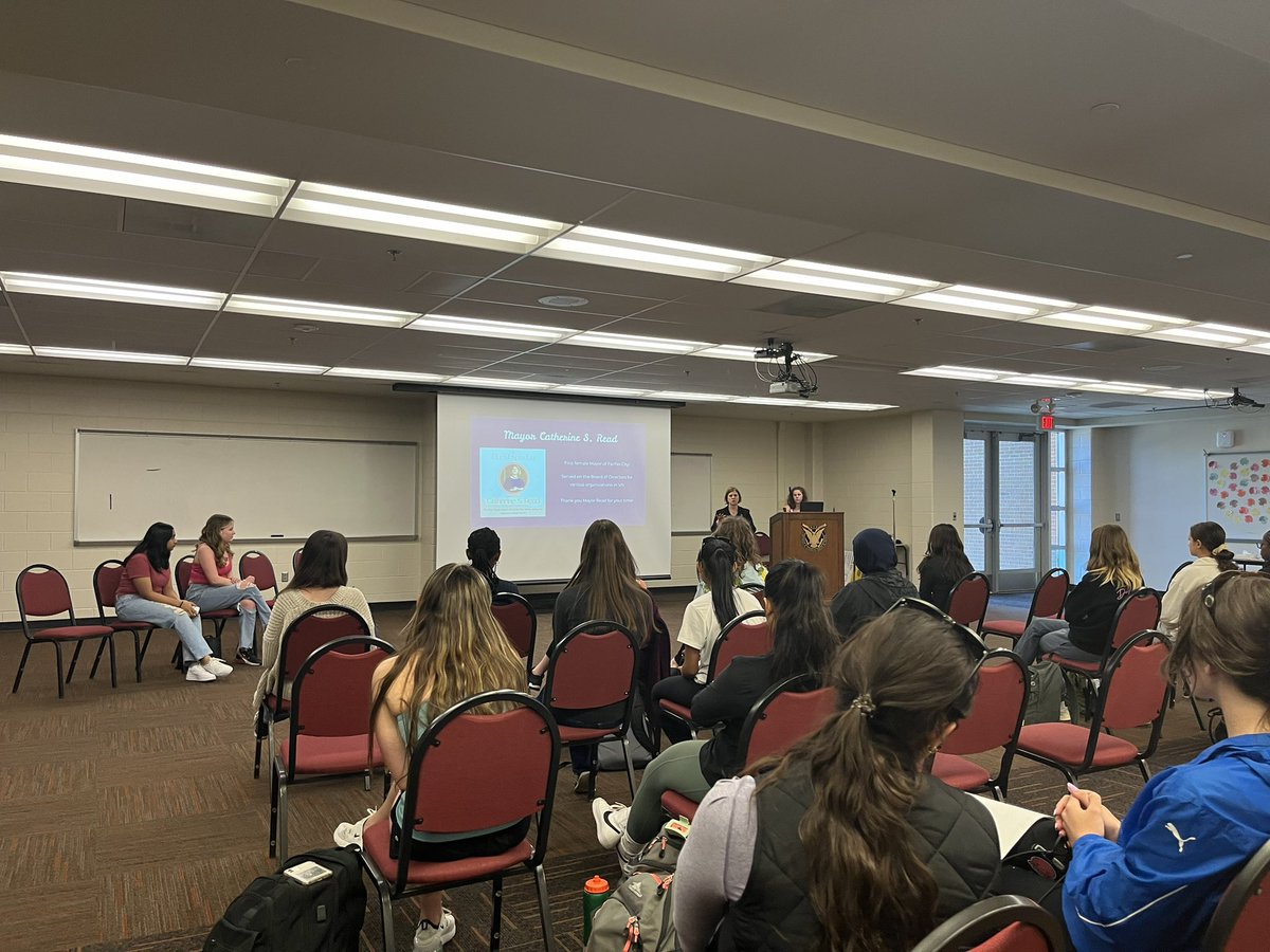 EDuncanH's tweet photo. Thank you, @csread for speaking to youth at my high school about the importance of women in politics. It was an honor to have you as our keynote speaker at the Edison Women’s Voices Summit. Thank you for inspiring us and encouraging us to keep up the fight for representation. https://t.co/UTDyawCROM