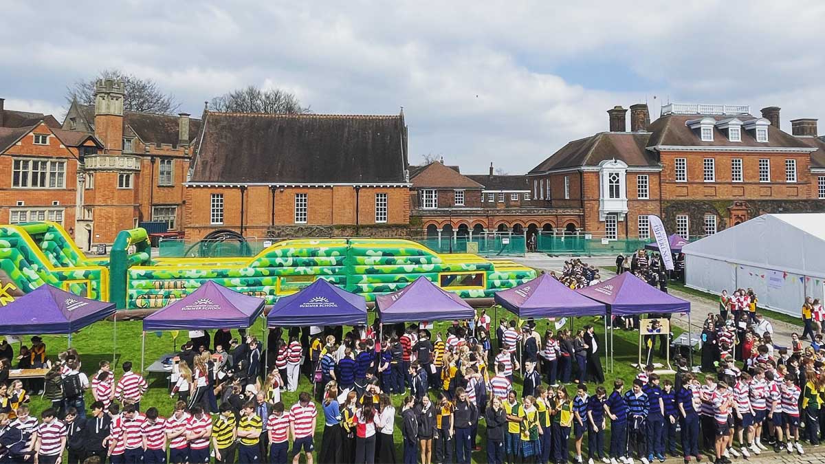 MCol_Master's tweet photo. 7 hours into Marlborough’s first ever Giving Day to create 100 free places at the College in perpetuity and we have reached an incredible running total of £500,000.  Please keep donating and thank you, everyone, for your support #marlboroughdifference
https://t.co/tgV4C1e5KN https://t.co/wuiXFaJ6fU