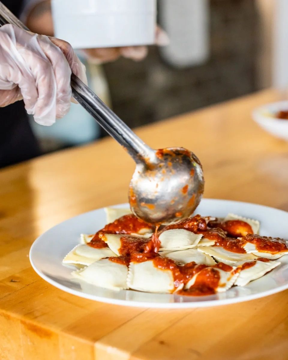 CharlieImo's tweet photo. We know that our customers have excellent taste, which is why we always prepare our food with quality in mind. Experience the delicious, hearty dishes we have to offer today! #CharlieImosMarketOnTheHill #CharlieImos #MarketOnTheHill #ravioli #AuthenticItalian #StLouis #missouri https://t.co/zZR07eoEz7