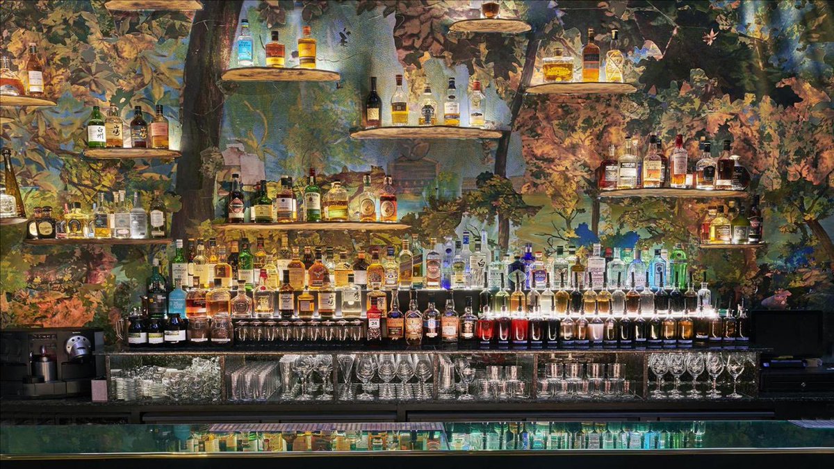 AARatedTrips's tweet photo. LATEST RATED - The Glade @sketchlondon, awarded 2 #AARosettes!

Why visit?
📍Ideal Location - just off Regent Street
👀Unique and visually engaging
🍹Eclectic Bar - great cocktail &amp; wine lists
💭Imaginative menu

Book your visit > https://t.co/BIAu6MPJCA

#AALatestRated #London https://t.co/zy5yHgOIJd