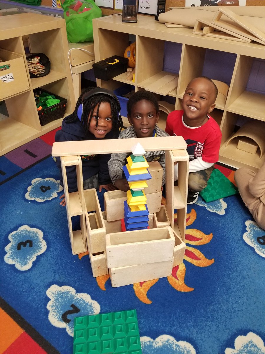 KPASEL1's tweet photo. We love collaboration between friends! Majesty, Shibaba, and Miradi built a really cool superhero tower! https://t.co/kXCsLHFwGx