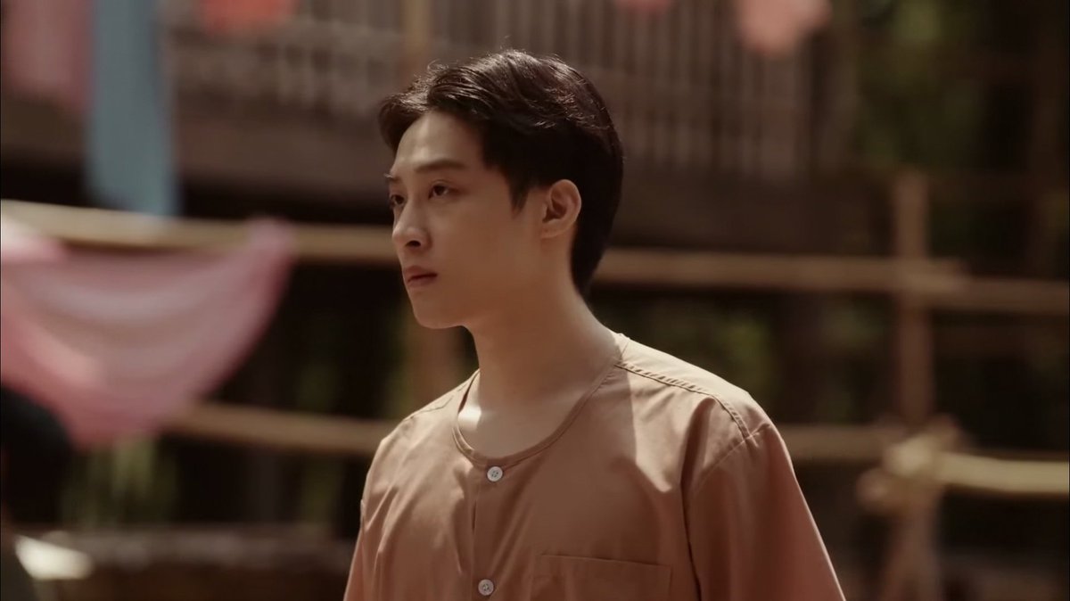 tawattawinannn's tweet photo. OMG I DIDN'T EXPECT IT WOULD HAPPEN! MARCPAWIN CRUMBS 😭🫶🏻
#OurSkyyxNeverLetMeGoEP1 #OurSkyy2 #winpw #mmarc https://t.co/DBdeBvouEK