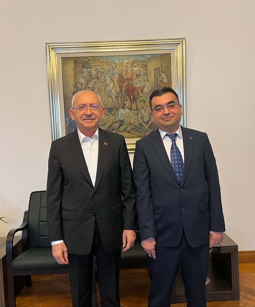 yukselcakir's tweet photo. Bugün TBMM'de; Sn. Kemal Kılıçdaroğlu ile deprem sonrası daha da önem kazanan #Psikolog meslektaşlarımız ve Sosyal Hizmet Çalışanları hakkında görüştüm.
Sn. Kılıçdaroğlu yakından ilgilendi ve detaylıca notlar aldı, bu konuyu da gündeme getireceğini söyledi.. https://t.co/eTkmlat9YB