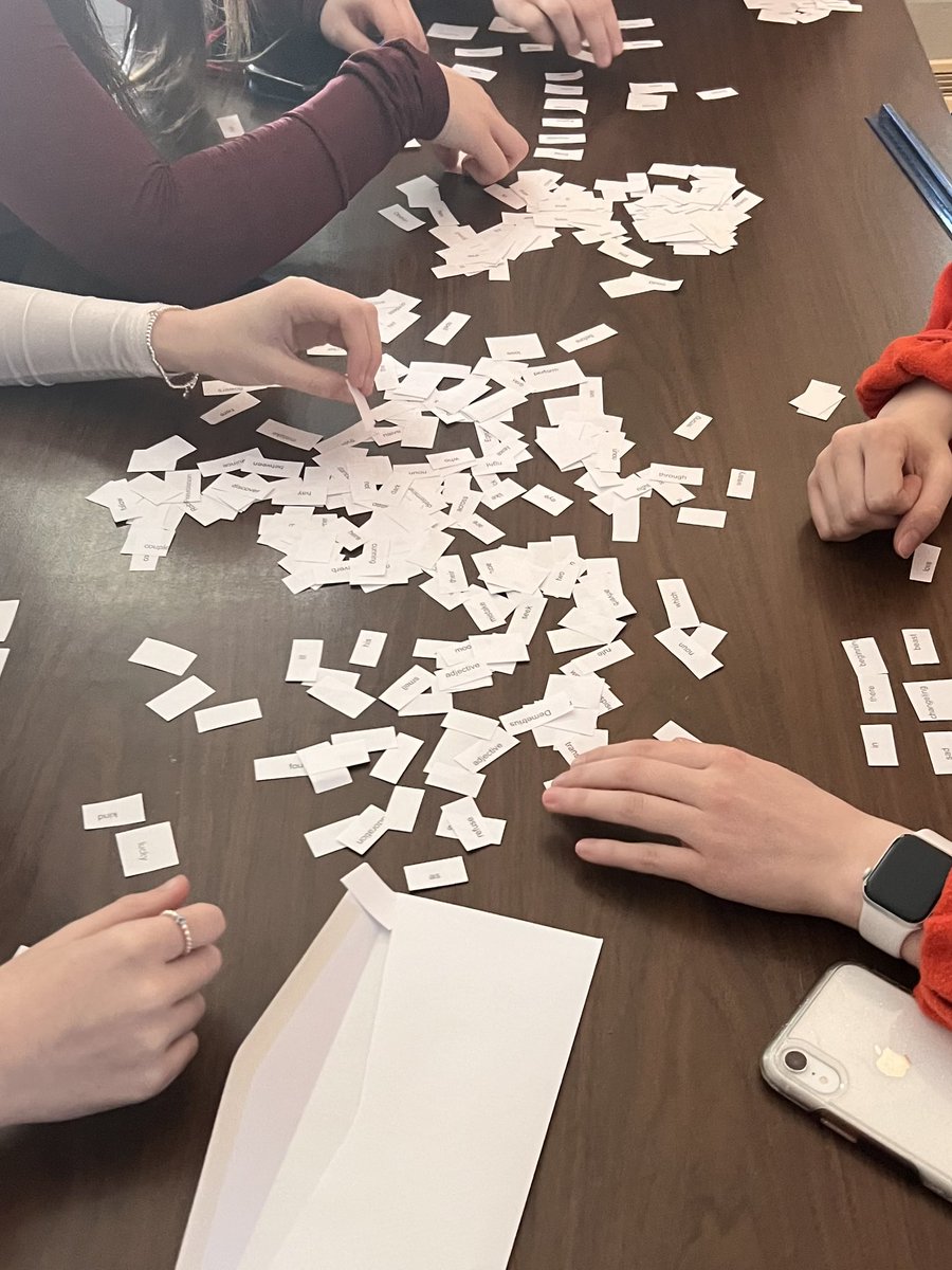 MmeCullen's tweet photo. “Magnetic” poetry in English 1201 @HolySpiritHS as part of our Midsummer Night’s Dream poetry journals 📓 🎭 #NationalPoetryMonth #NaPoWriMo https://t.co/v1agDY7imG