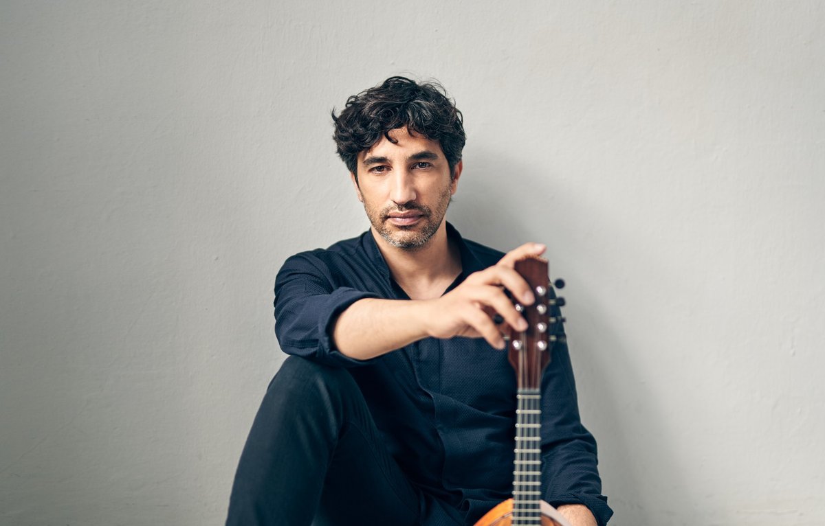 🔴 Don't miss tonight's Livestream! Join @aviavital and the Between Worlds Ensemble as they showcase the traditional music and works by Italian composers from Baroque to the present day. ⏰ 19:30 CET 🎥 Watch: boulezsaal.de/en/online/vide…