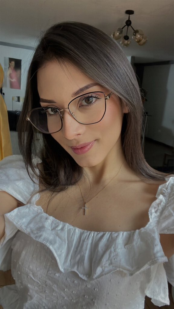 Krizia Medina on Twitter "🤍 https//t.co/Yh1VLjwQHT" / Twitter