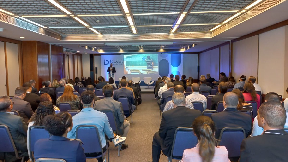 Hispasat's tweet photo. Após um breve intervalo, continuamos com “Transformação digital nos setores de educação e saúde na América Latina com Leonardo Domínguez, nosso Business Manager Northern Cone & Country Manager #Colombia no @Hispasat durante sua apresentação #Hispamar https://t.co/7N5978FuaG