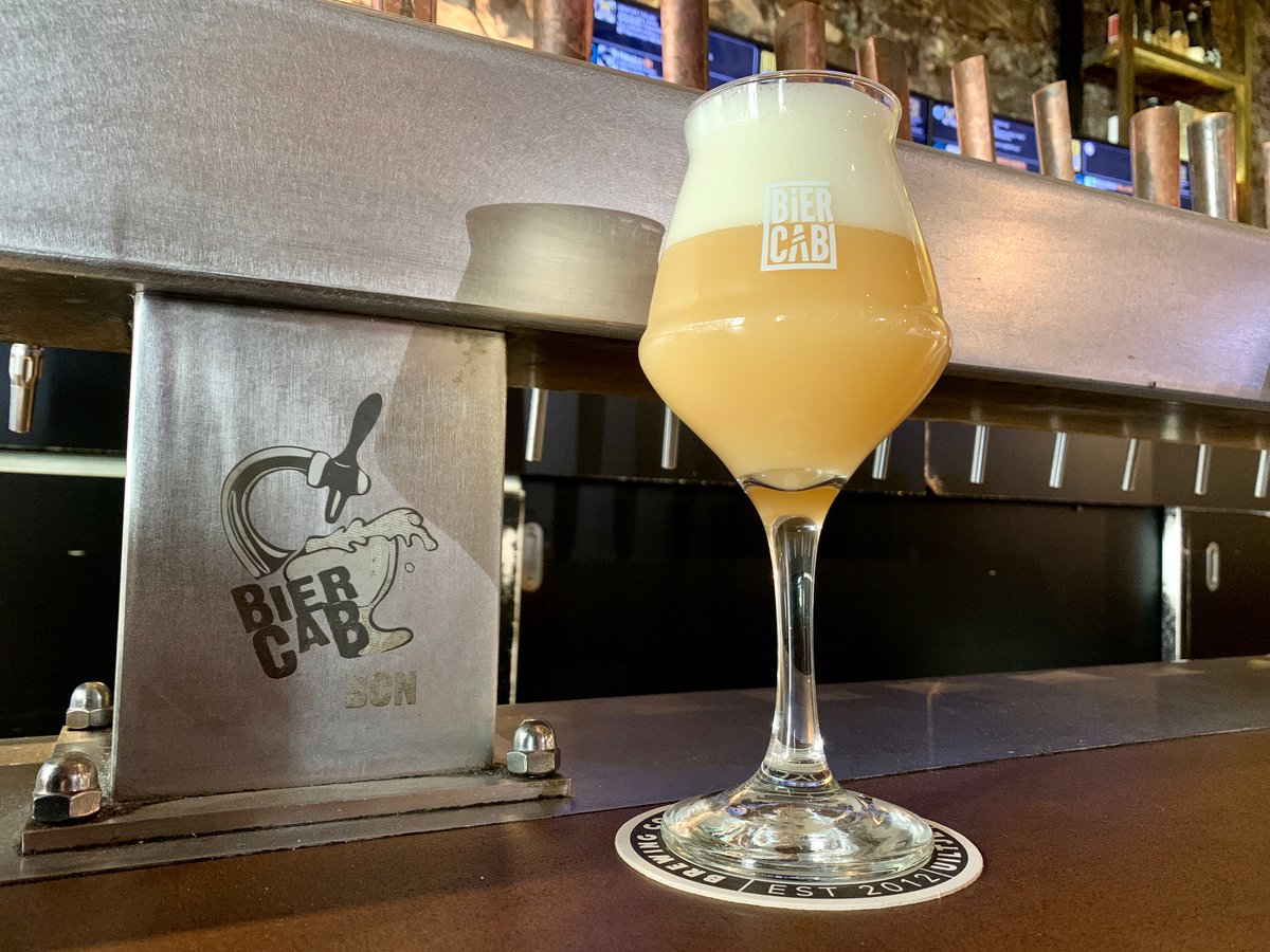 BierCaB's tweet photo. Tremenda New England DIPA con lúpulos de Nueva Zelanda
#Tap8 Maresme Brewery/ATTIK Brewing Doble Antipoda
#Fresh #LocalBeer #NEDIPA #NZhops #Biercab https://t.co/TIIRfnZJKi