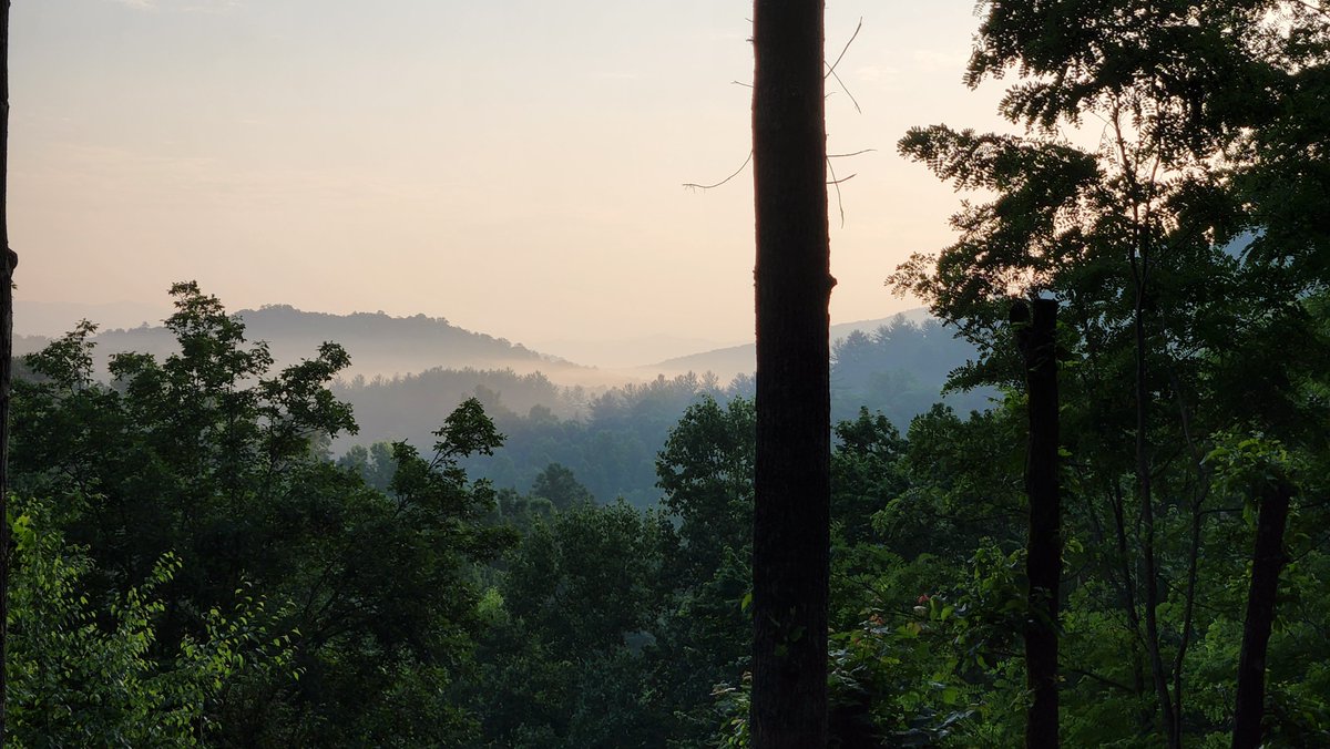 I'm asking those who love the outdoors to post a picture. A picture that YOU took. Just a pic. No description. The goal is to regain peace and harmony without negativity. Please copy the text, put a picture on YOUR page, and let's look at these beautiful pictures.