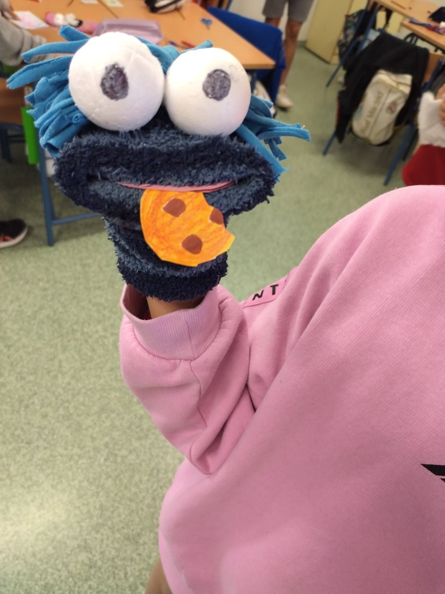 rosamolmos's tweet photo. Hoy, un grupo de voluntarios han pasado por nuestras clases para ayudarnos con un taller de marionetas. Todo un éxito 😍gracias familias!
🔺Taller de marionetas
🔺Semana del libro
🔺Trabajo colaborativo con las familias https://t.co/lnrYid35mH