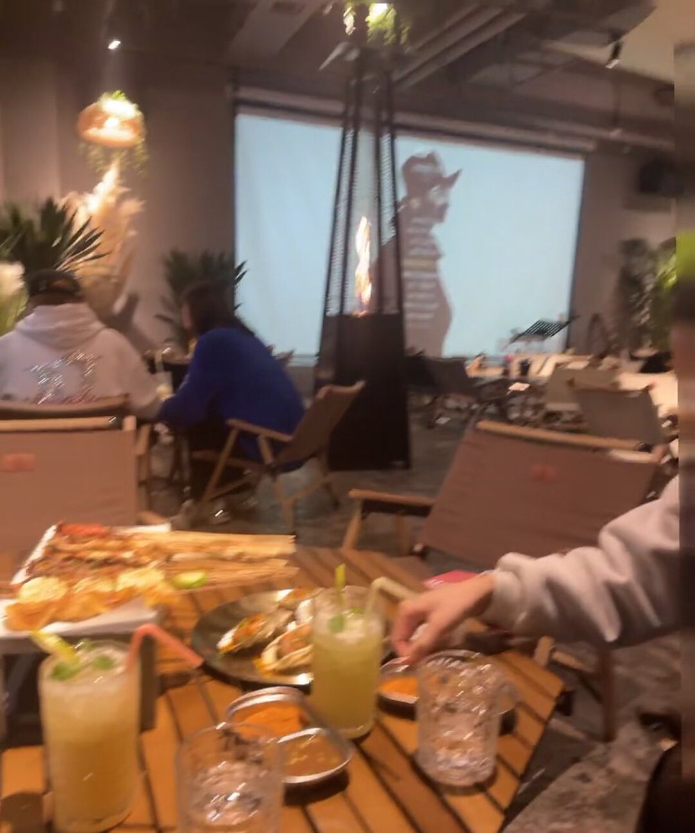 baibai52011's tweet photo. 深夜诱惑   #山东 #济南 #济宁  #自拍  #美食 #烧烤 #夜生活 https://t.co/DNXXxkg9l7