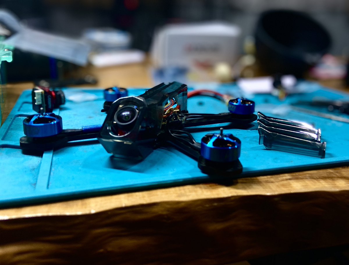 yo_yokota's tweet photo. FIVE33 Tiny Trainer V2に載せ替え中

#Flyfive33 https://t.co/D4DBnn5naY