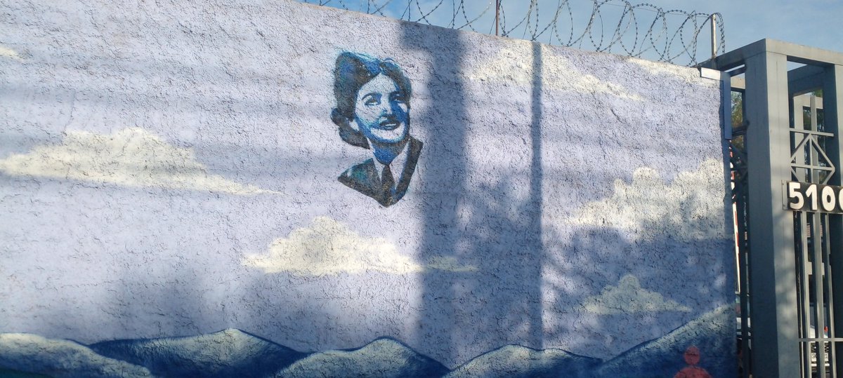 Mural aerohistórico al exterior del Museo Nacional Aeronáutico y del Espacio en Cerrillos. Y si, ¡ES Margot Duhalde! #margotduhalde <a href="/DGACChile/">DGAC Chile</a> <a href="/MuniCerrillos/">Muni Cerrillos</a>