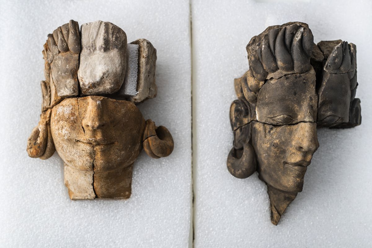 El yacimiento de Casas del Turuñuelo (Guareña, Badajoz) está alumbrando piezas espectaculares de lo q parece arte Tartésico, fechable en s. V a.C. Lo que hemos visto de sus estatuas de piedra es de primera calidad  @CTarteso @CSIC 
construyendotarteso.com/es/paginasITM/…
abc.es/cultura/nuevos…