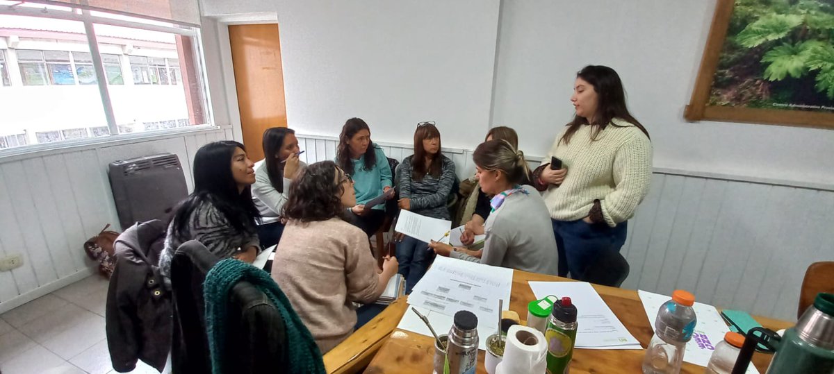 GenerosRn's tweet photo. #GenerosRN | 📍 A través de capacitaciones específicas continuamos fortaleciendo a todos los equipos SAT de la provincia, en este caso fue el turno de El Bolsón y Bariloche. https://t.co/ELvnlWYhgV
