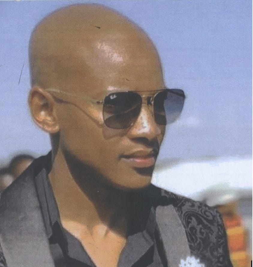 SAPoliceService's tweet image. #sapsKZN Port Shepstone #SAPS seek assistance to locate #wanted suspected fraudsters Nzuzo Nkuthalo Njilo and Kwanda Ntshangase believed to be in the vicinity of Pietermaritzburg. Any1 with info, call W/O Malunga on 076 9829 945. #CrimeStop #MySAPSApp TM
saps.gov.za/newsroom/msspe…