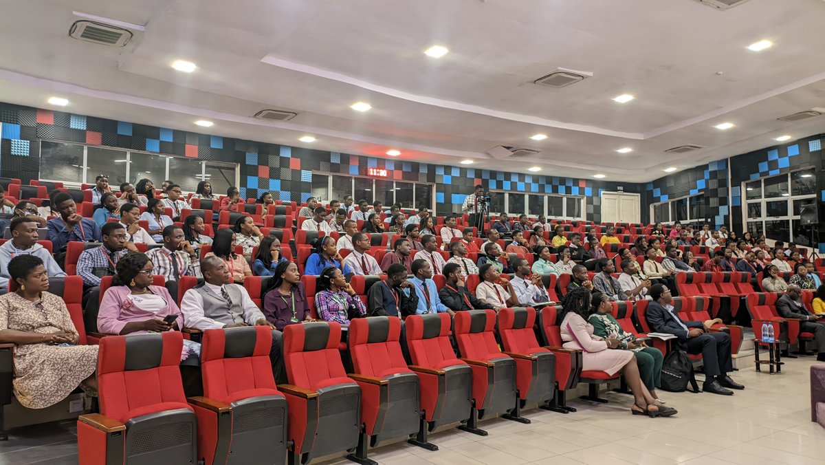 CUHEBRON's tweet photo. Management of @CUHEBRON received a delegation from the @USinNigeria towards the opening of #AmericanSpaceCentre in #Covenant with the goal of engaging, educating &amp; empowering professionals through advising resources, workshops, skills development, cultural and alumni engagement https://t.co/d7wkJA0fLH