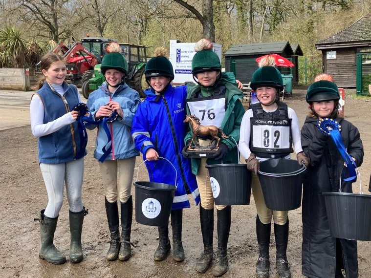 oldsprattonians's tweet photo. @SprattonHall 🐎 Congratulations to the Spratton Hall Equestrian Team of: Immy, Maisie, Charlotte, Tiggy, Chloe and Emily for qualifying for the @nseaequestrian Eventers Challenge Championships!

👏👏👏 https://t.co/QTrLFnbdPt