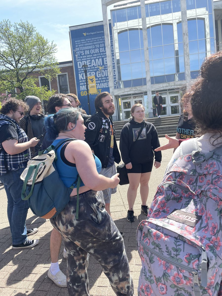 bekina05's tweet photo. Morgantown! come join these students as they fight back against misinformation and attempts to shame and criminalize reproductive healthcare. @WilliamKyleVass @MorgantownNOW https://t.co/gfFnRD7rj0