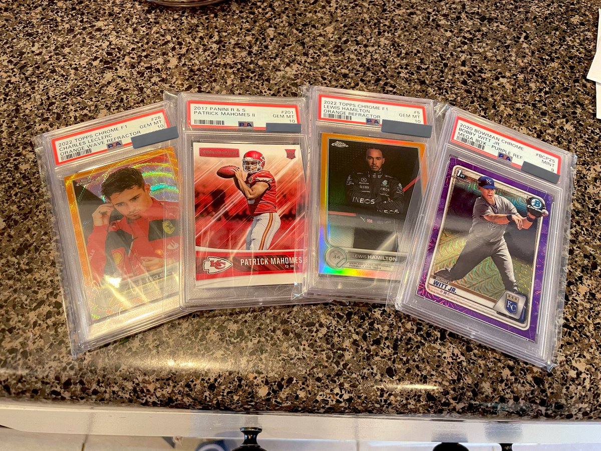 StackPg's tweet image. Well I’d say my latest PSA submission wasn’t half bad @CardPurchaser ! Pop 1 for the Hammy 🍊. Thanks for the easy submission @BuffsBreaks