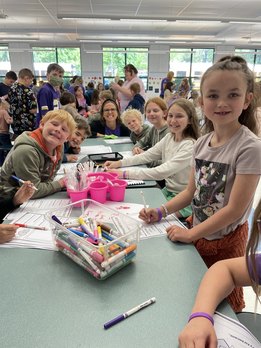 Canterbury_Wood's tweet photo. What a treat to spend some quality time with our military connected students today! Kids, we're so glad you're here! #PurpleUpFCPS #fcpsr5 #fcpsnews https://t.co/V5BS3BAdPI