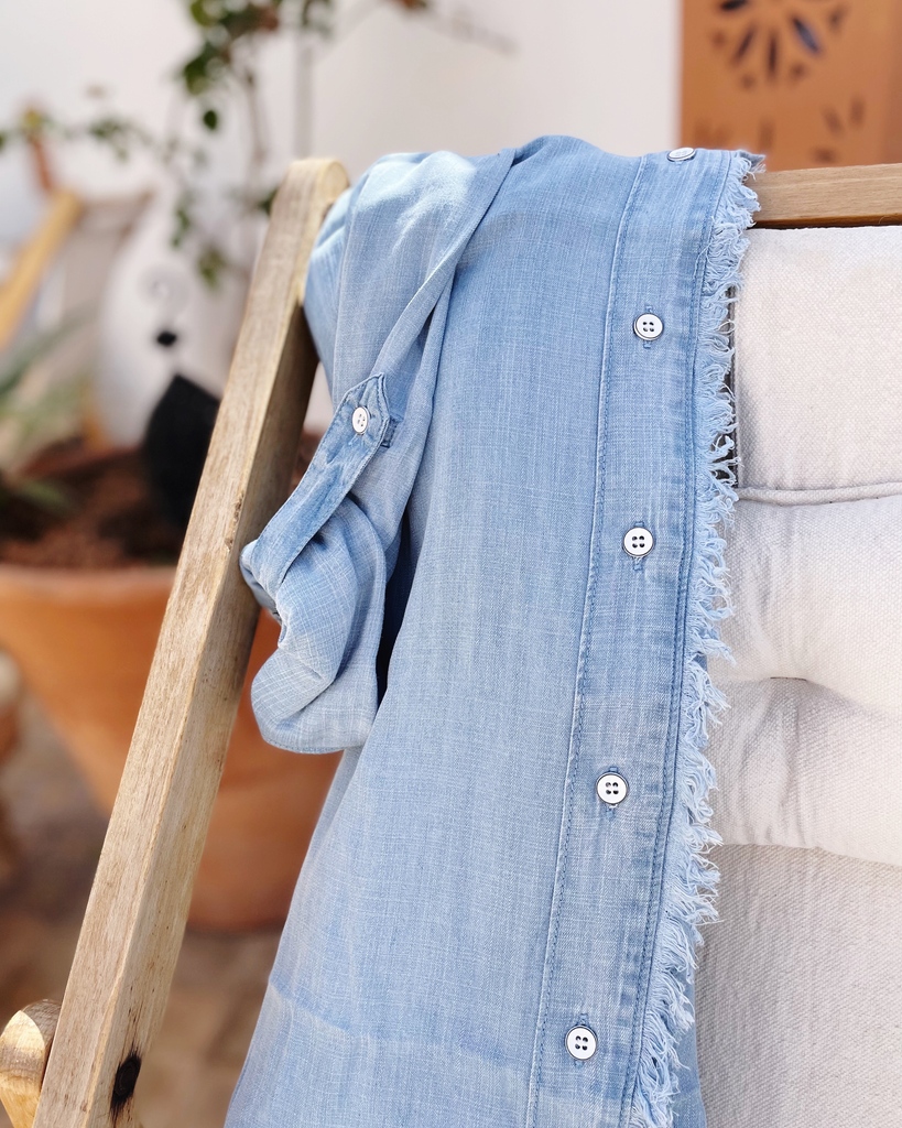 It’s all in the details 🪡 Shop denim dresses. 

#velvetheart #velvetheartclothing #denimfray #effortlessstyle #sustainablestyle