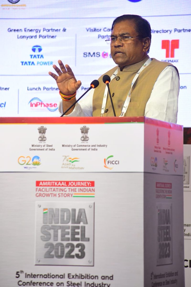 PIBMumbai's tweet image. केंद्रीय पोलाद आणि ग्रामीण विकास राज्यमंत्री फग्गनसिंह कुलस्ते यांच्या हस्ते ‘इंडिया स्टील-2023’ या मुंबईत आयोजित परिषदेचे उद्‌घाटन

📙pib.gov.in/PressReleasePa…

#IndiaSteel2023 

@JM_Scindia @fskulaste @SteelMinIndia @indiasteelexpo @ddsahyadrinews @PIB_India