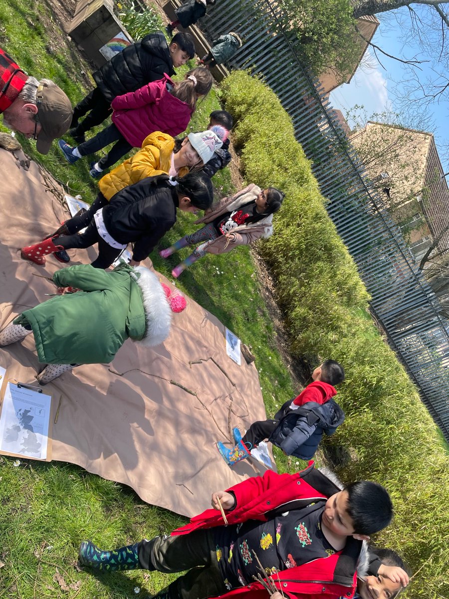 What a wonderful afternoon Year 1 had yesterday with Survival School! We made messy maps of the UK and learnt all about the 4 countries that make up the United Kingdom.