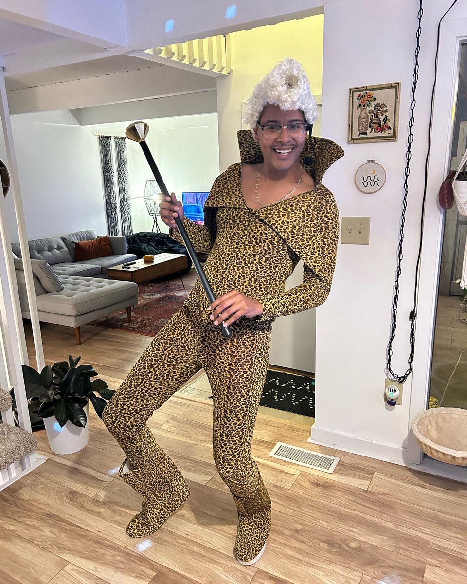Horror_Homie's tweet photo. QRT the character vs. how you cosplayed them : 🐆 Ruby Rhod💎😁 https://t.co/ATWbM0bG5w