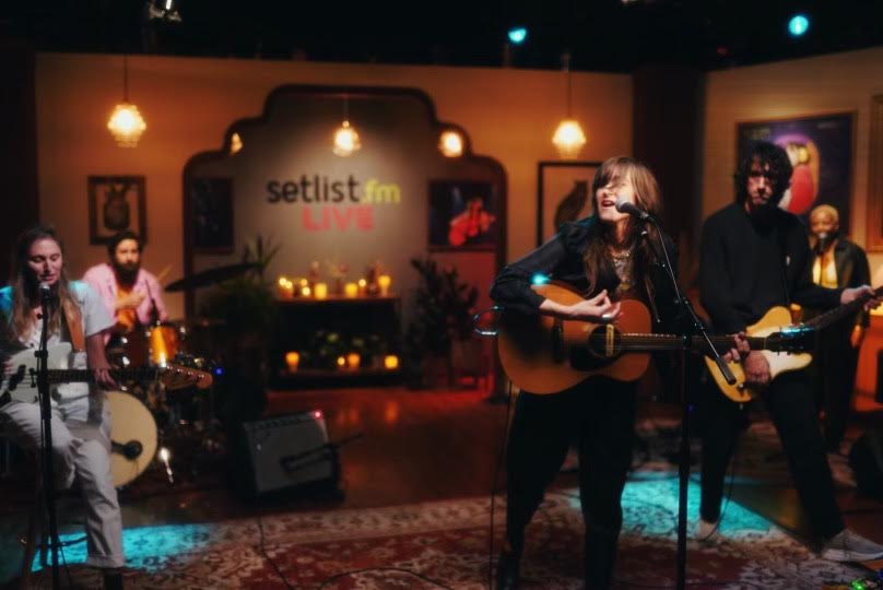 setlistfm's tweet photo. For a limited time you can relive the magic of @jjjennyo's five-song #SetlistLive set. Watch here: https://t.co/Q7Q69q2aH0
📸 Kat Nijmeddin https://t.co/cqsslyEKI5