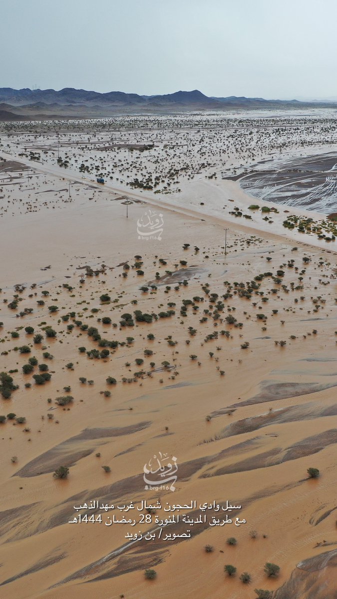 BinZuweid's tweet photo. تصوير جوي 🚁
سيل وادي الحجون شمال غرب #مهدالذهب 
مع طريق #المدينة_المنورة 28 رمضان 1444هـ
تصويري https://t.co/umQ04kMbAg