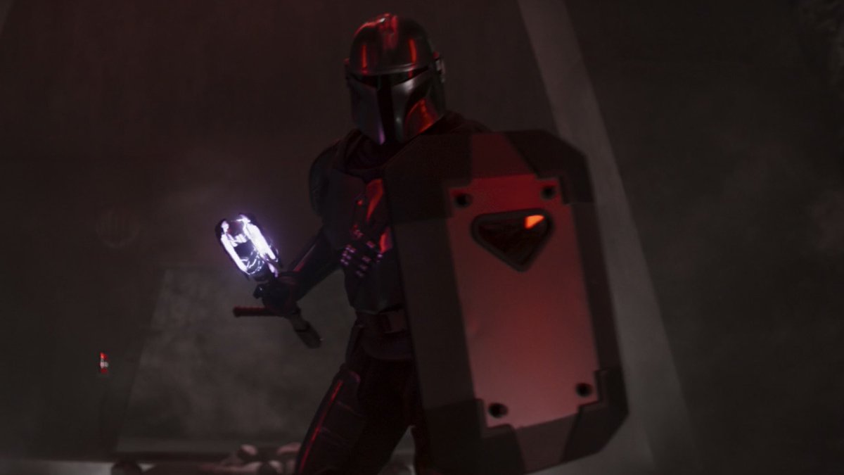#TheMandalorian SPOILERS!!!
.
.
.
.
.
.
.
.
.
.
.
Din Djarin now has his own Star Wars hallway scene, he’s the main character