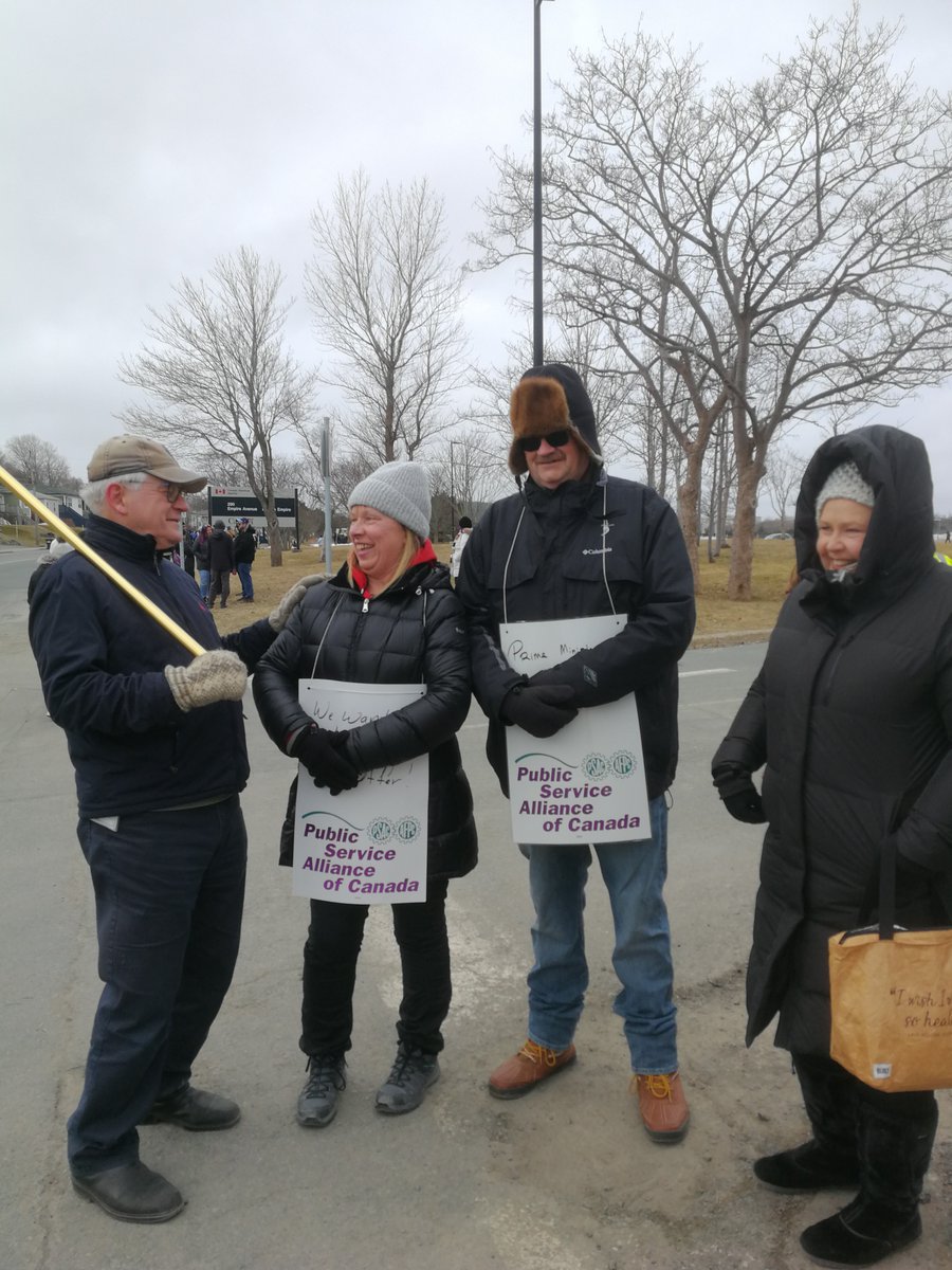 NLNDP's tweet photo. NL NDP Leader @JimDinn joined @psac_afpc members on the picket line this morning to show solidarity with the workers.✊

“Nothing counts but pressure, pressure, more pressure, and still more pressure through broad organized aggressive mass action.” – A. Phillip Randolph
#nlpoli https://t.co/rIgAC14Bb5