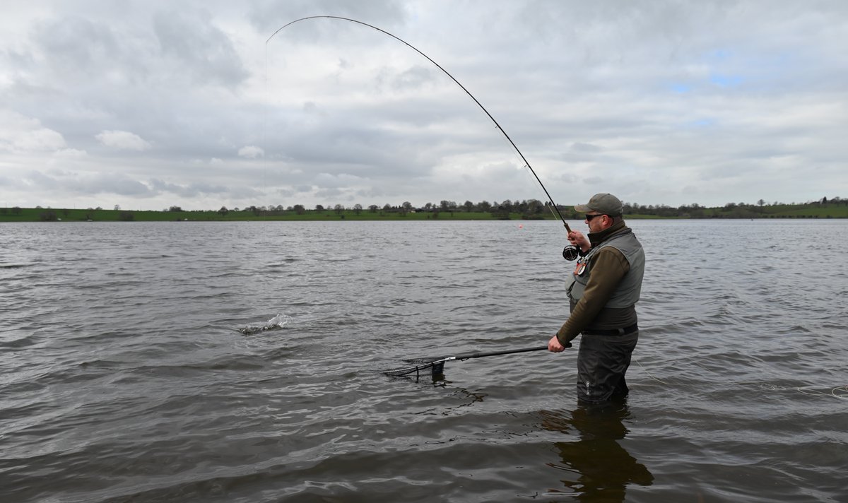 FFFTmag's tweet image. Blithfield bliss. @CharlesJardine has his enthusiasm for 'opening day madness' rekindled at this popular Staffordshire stillwater's first day of the season in the May issue.

 #rainbowtroutfishing #browntroutfishing #ffft #reservoirtrout #spanflexspider #staffordshire #openingday