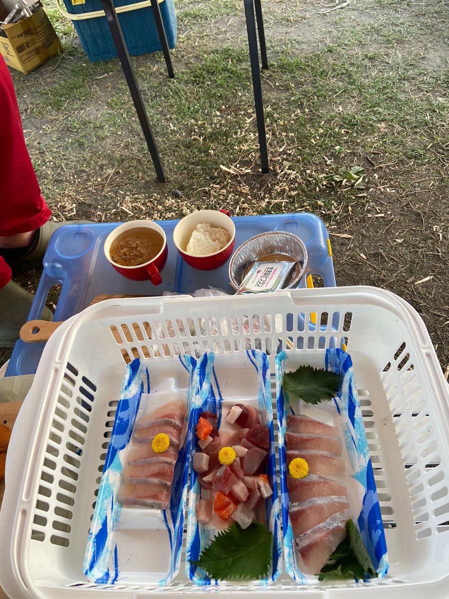 kiittan's tweet photo. ●黄金三兄弟の BBQスパイス‼️
👑マキシマム
👑ほりにし
👑黒瀬のスパイス
が揃っていれば🏆勝利しかない  (^^)d
はずなのに…
●チキンソテー🐤まで焦げやがった(>_<)🔥
20年前の BBQコンロ🔥
これも寿命か〜（笑）
●刺身定食🐟が一番かな (^^)d
●2023/4/14(金)夜〜16(日) https://t.co/AM5yzrDfty