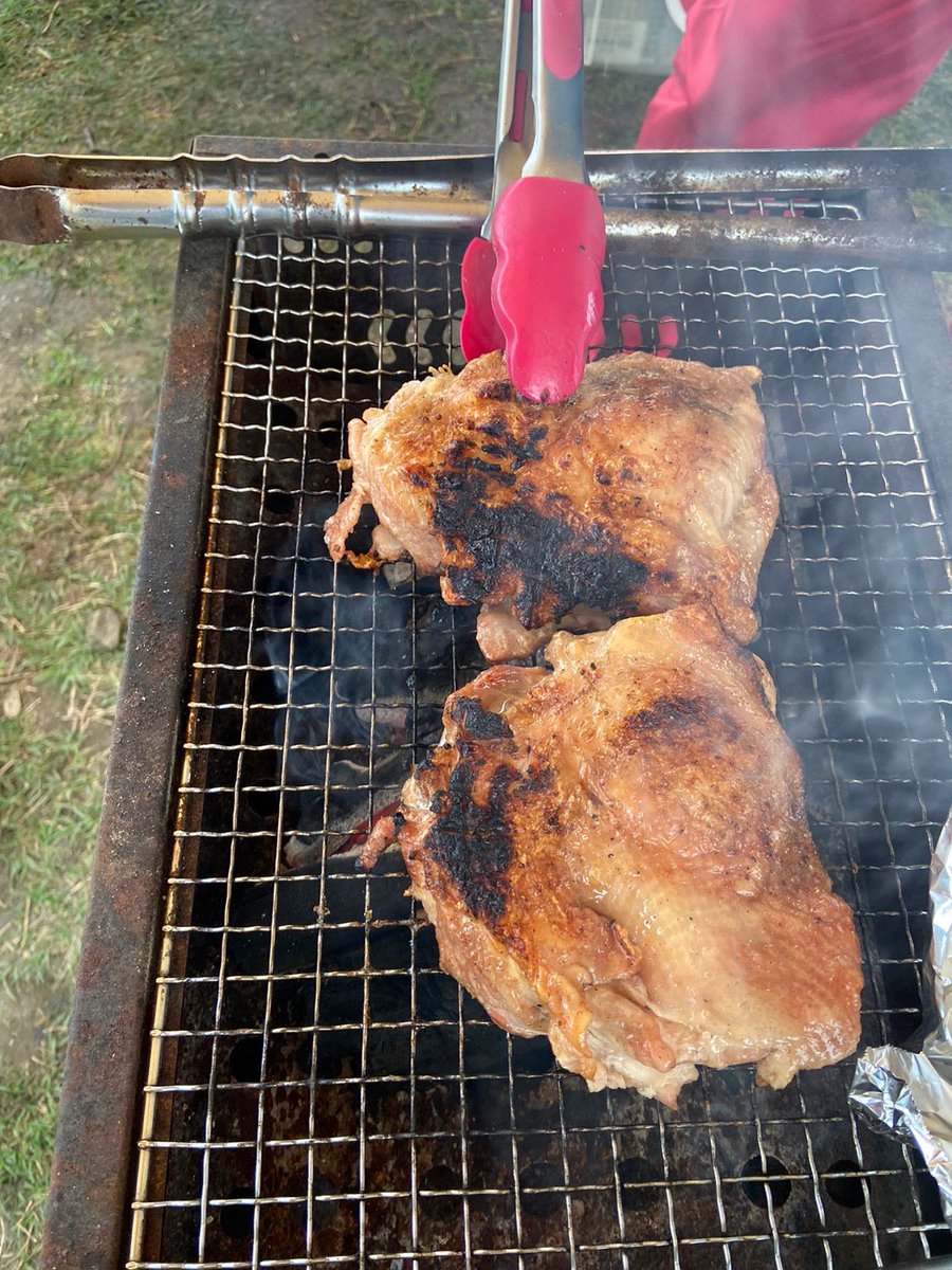 kiittan's tweet photo. ●黄金三兄弟の BBQスパイス‼️
👑マキシマム
👑ほりにし
👑黒瀬のスパイス
が揃っていれば🏆勝利しかない  (^^)d
はずなのに…
●チキンソテー🐤まで焦げやがった(>_<)🔥
20年前の BBQコンロ🔥
これも寿命か〜（笑）
●刺身定食🐟が一番かな (^^)d
●2023/4/14(金)夜〜16(日) https://t.co/AM5yzrDfty