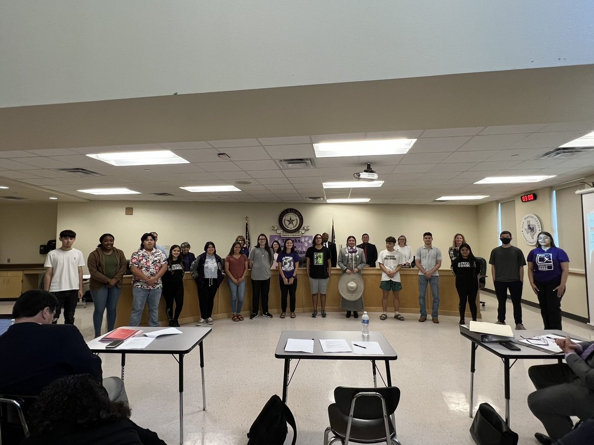 Congratulations to these 15 Early College High School students who will be the first graduating class of SMHS to graduate with an Associate’s Degree. Class of 2023 🐍👆🏼