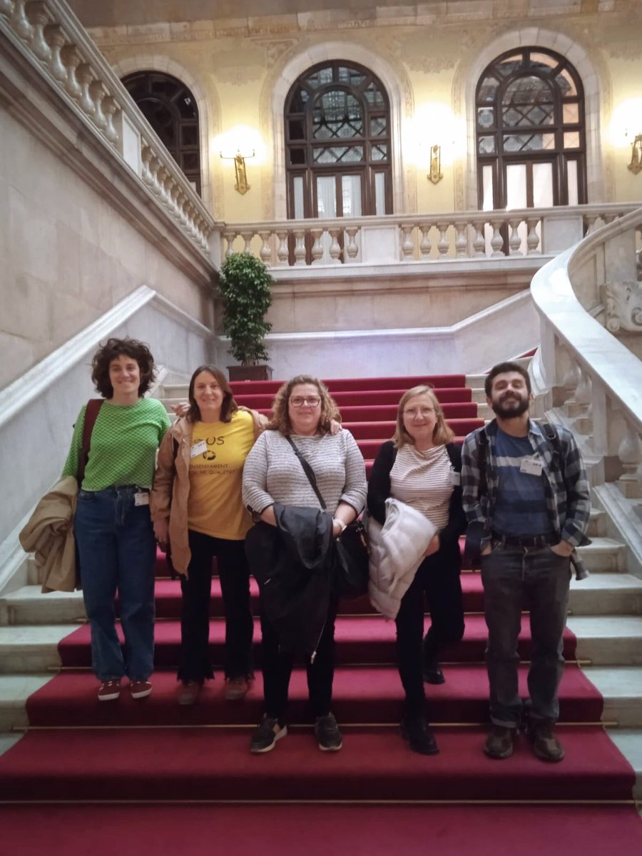 CgtLaborals's tweet photo. @CgtLaborals al @parlamentcat en defensa dels drets laborals de les treballadores del #PAE, per reclamar l'increment de la categoria. 
#ImParAblEs!
Entre totes, tot!✊

#SomPAE #SomImprescindibles https://t.co/0DZXSUMAqZ