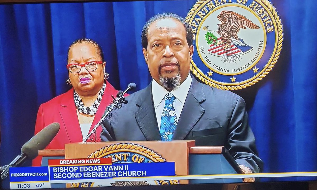 EdgarVann's tweet photo. Today, I stood in Detroit to declare an end to the senseless violence that permeates our city and our nation. ONE DETROIT is a collaboration of government, law enforcement, activists and faith community. PUT THE GUNS DOWN! https://t.co/P1rivuX51P