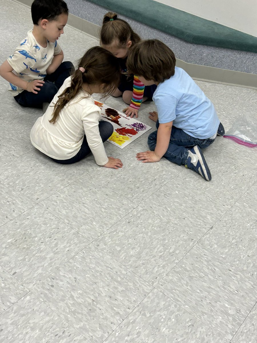 ms_lindsay18's tweet photo. We paired up for #WorkTogetherWednesday with ms Caitlinโs class to work on floor puzzles! ๐งฉ๐งฉ https://t.co/FcNDSKZ3eu