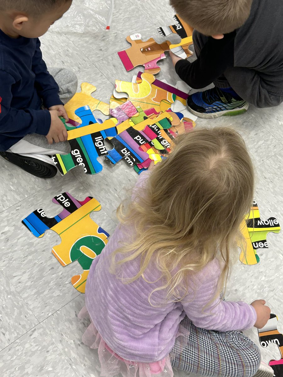 ms_lindsay18's tweet photo. We paired up for #WorkTogetherWednesday with ms Caitlinโs class to work on floor puzzles! ๐งฉ๐งฉ https://t.co/FcNDSKZ3eu