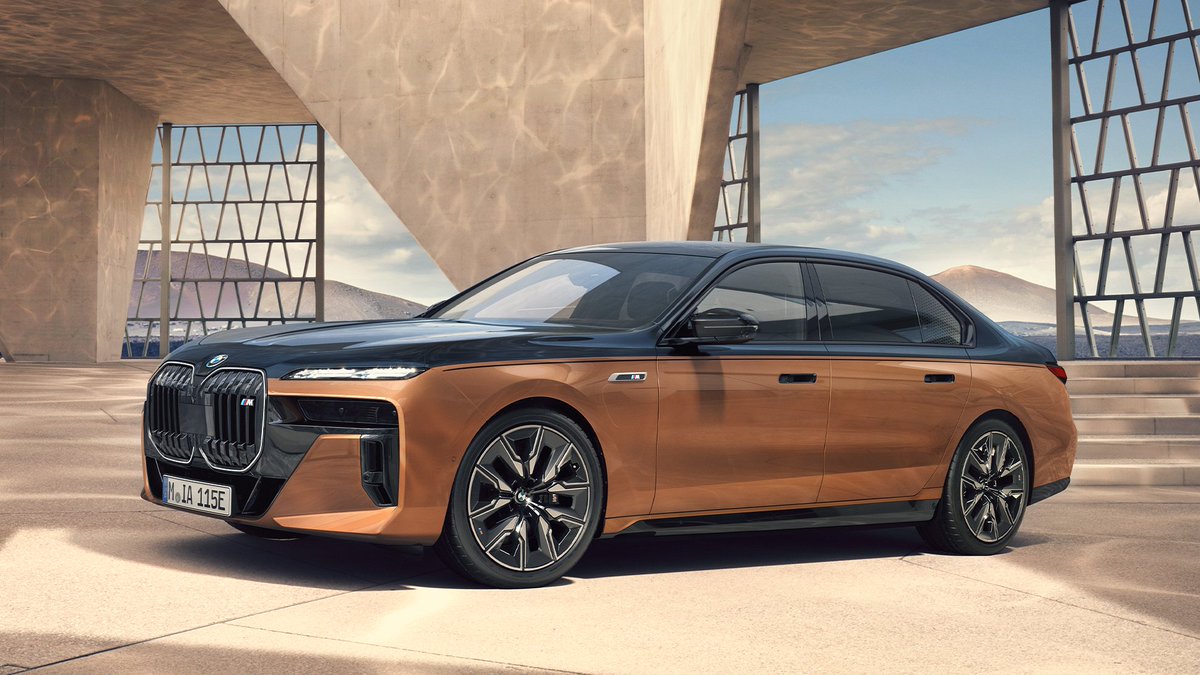 All-electric luxury, pure M performance.

Introducing the new BMW i7 M70.

The most powerful model in the BMW Electric family. This is Forwardism. 

#BMWi7 #i7M70