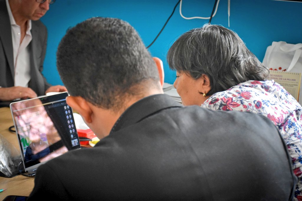 #AEstaHora la Superintendente de Transporte <a href="/ayda_ospina/">Ayda Lucy Ospina Arias</a>, participa en el #webinar de Organismos de Apoyo al Tránsito, explicando las modificaciones de la Resolución 1164 de 2023 y cómo estos organismos deben actualizar sus elementos tecnológicos en pro de la #legalidad.