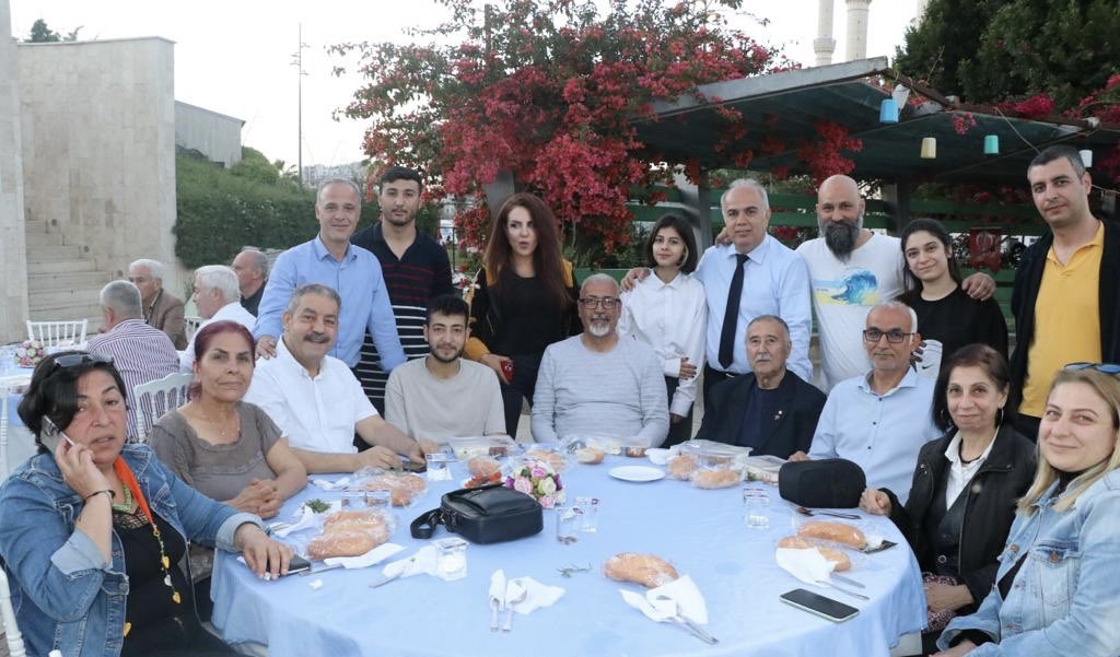 Çukurova Gazeteciler Cemiyeti, gazetecileri Başkan Cafer Esendemir ve yönetim kurulunun ev sahipliğinde iftar yemeğinde buluşturdu.#iftarvakti