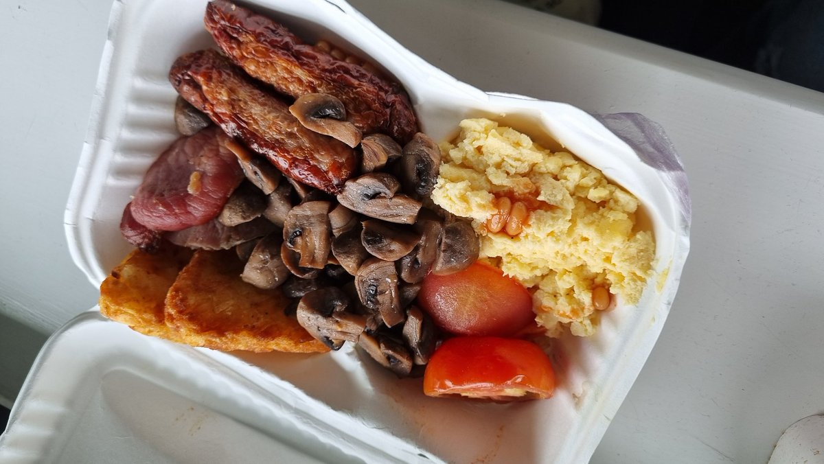 PeperiDay's tweet photo. My four pounds breakfast :) https://t.co/NOuhR17uNW