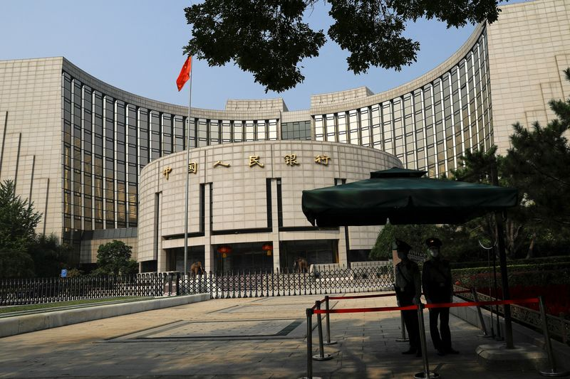 A Reuters poll showed that China is widely expected to hold its monthly fixed interest rate on Thursday as the economic recovery is on track - as evidenced by better-than-expected first-quarter data.